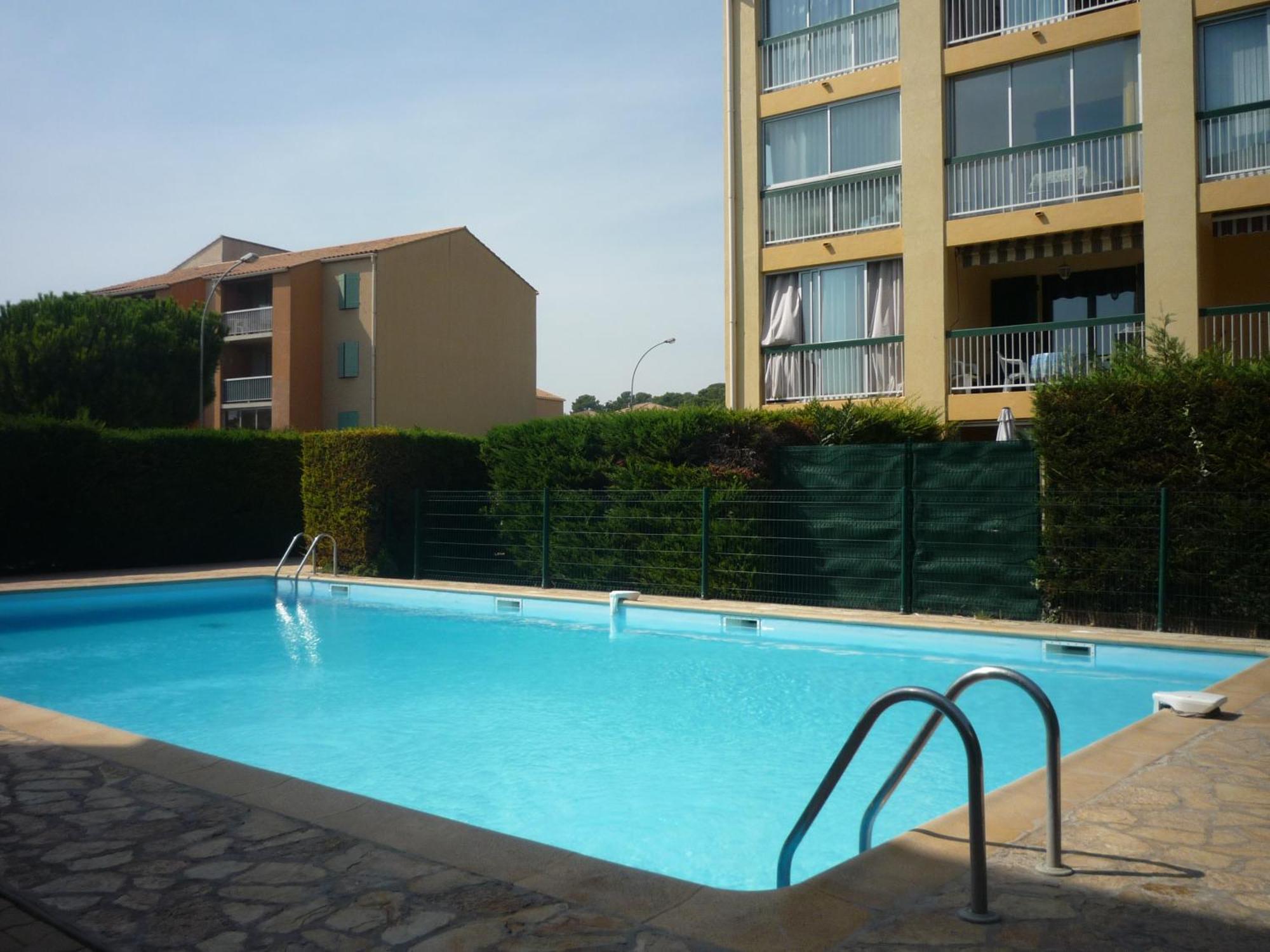 T2/T3 A Sanary Sur Mer Avec Piscine Apartment Exterior photo